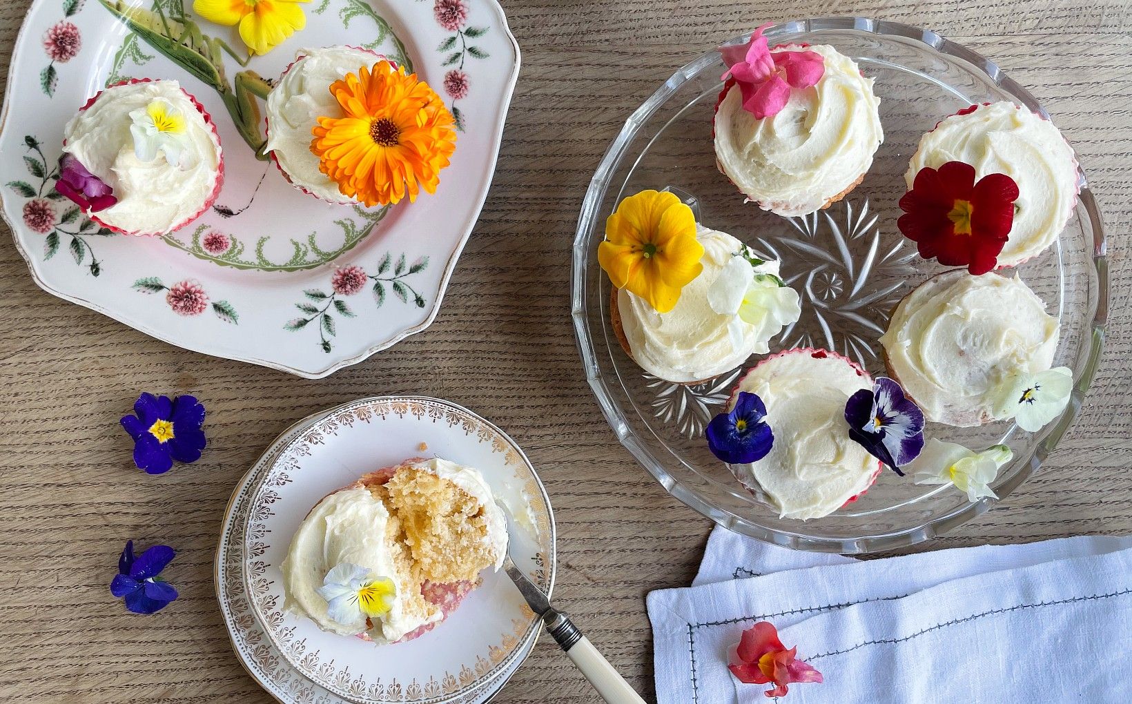 Vanilla Cupcakes with Edible Flowers